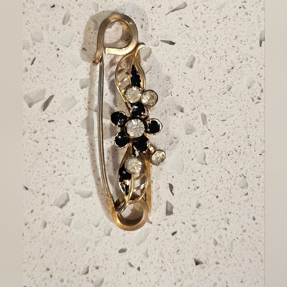 Vintage brooch pin